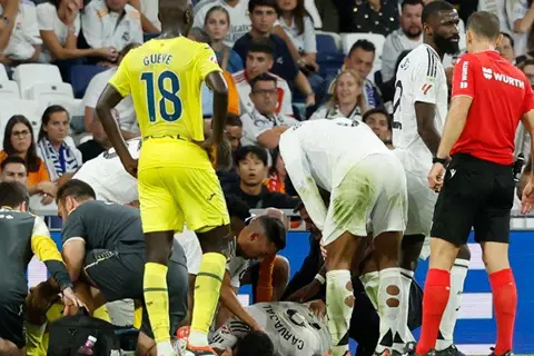 تقارير: ريال مدريد يضع 3 لاعبين لتعويض كارفاخال